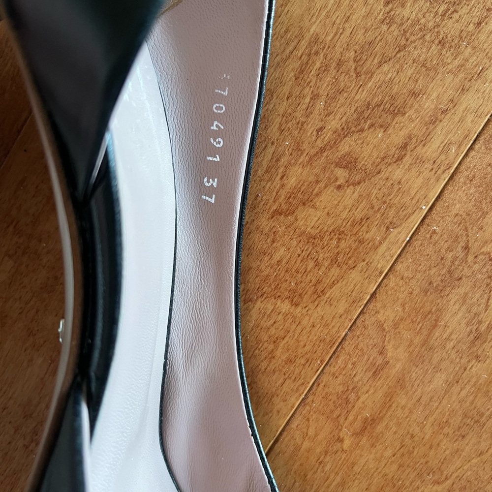 Gucci authentic studded black leather pump - Picture 5 of 16